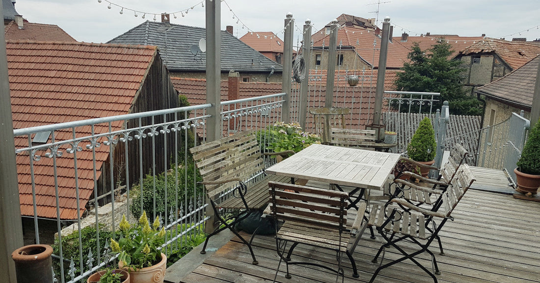 Balkon mit ELEO Balkongeländer Lucca, feuerverzinkt